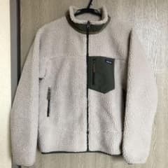 パタゴニア　レトロXキッズXXLサイズ　カーキのサムネイル