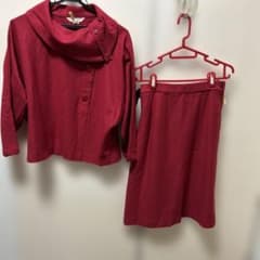 赤カットソー　スカートセットアップ レトロのサムネイル