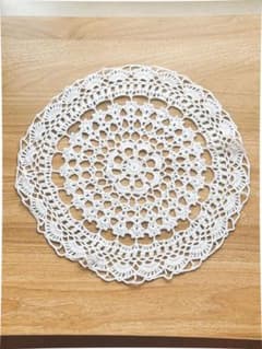 ハンドメイド レース編みドイリー 直径約32cmのサムネイル