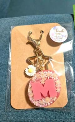 【ハンドメイド】アルファベットチャーム M※オーダー受付中です✩のサムネイル