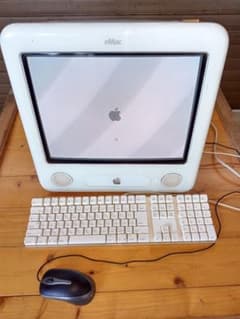 【送料込】Apple eMac 本体 キーボード マウス 付属 古いパソコンApple eMac 本体 キーボード マウスセット現状販売 - メルカリ