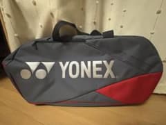 ♬値段交渉受付中♬ YONEX バドミントン、テニスバッグ グレー/レッドのサムネイル