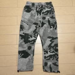 ESSENTIALS フリースカモフラージュパンツ Mのサムネイル