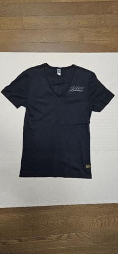 バックプリントGSRD VネックTシャツ ブラックのサムネイル