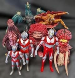 ウルトラマングレート・パワード＆登場怪獣（バンダイ）ソフビ７体セット＋１ ウルトラマングレート・パワード＆登場怪獣（バンダイ）ソフビ7体