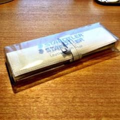 【希少】STEDLER ロールペンケース ホワイトのサムネイル