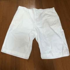 白 短パンのサムネイル