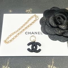 シャネル CHANEL 2026 夏限定 ダブルC チャーム 最新ノベルティ - メルカリ