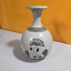 花瓶 陶器 鉄絵 花文様のサムネイル