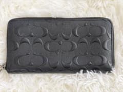 COACH長財布のサムネイル