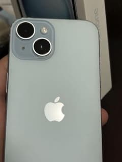 iPhone 15のブルー 本体のサムネイル