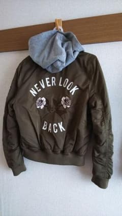 ウッディ様専用(^o^)刺繍スカジャン風アウターのサムネイル