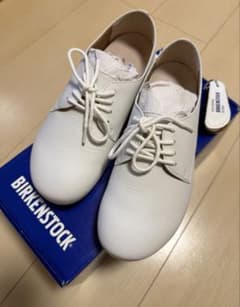 新品BIRKENSTOCKビルケンシュトック ソーンダース 革靴白37／24cmのサムネイル