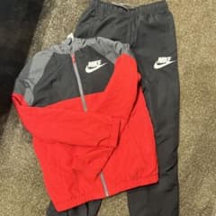 NIKE ウィンドブレーカー　140cmのサムネイル