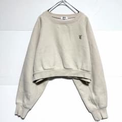 エヴリス F ベージュ ショート丈 スウェット 刺繍ロゴ 裏起毛　トレーナーのサムネイル
