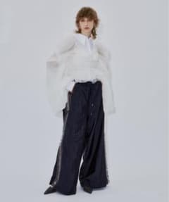 【ラベルエチュード】チュールデザインメタリックサイドラインパンツのサムネイル