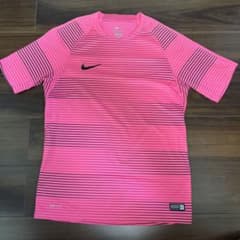 ナイキ　シャツ　ピンク　サッカー　フットサルのサムネイル