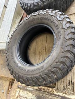 BFGoodrich Mud-Terrain T/A KM3 タイヤのサムネイル