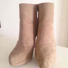 時期 ZARA スウェード ブーティー♡のサムネイル