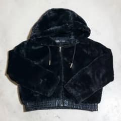 完売品】ZARAフェイクファージャケット ショート丈 ふわもこパーカー 