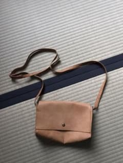 値下げ 皮のポシェットのサムネイル