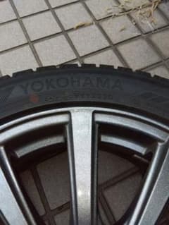 スタッドレスタイヤ　215/50R17のサムネイル