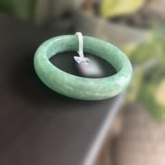 特別値段】翡翠バングルもし訳あり - メルカリ