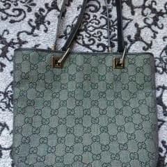 GUCCIのサムネイル