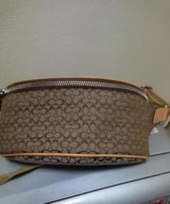 COACH ボディバッグ・ウェストポーチのサムネイル