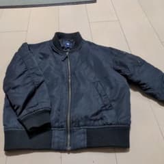 МA-1ブルゾン　UNIQLO　120のサムネイル