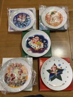 ペコちゃんクリスマス プレートセット 1999-2003 - メルカリ