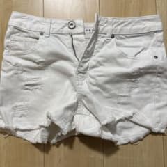 ホワイト ダメージ デニムショートパンツのサムネイル