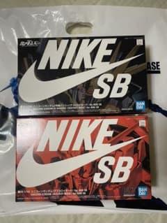 ユニコーンガンダム×NIKE SB 2体セットのサムネイル