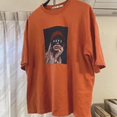 Tシャツ　オレンジ　イラストプリントのサムネイル
