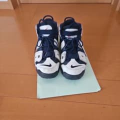 NIKE AIR MORE UPTEMPO スニーカーのサムネイル