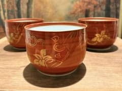 和食器 湯呑 3客セット 朱色 金彩 花柄のサムネイル
