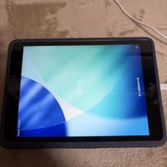iPad本体　第九世代　キーボード付き　ペンシル付きのサムネイル