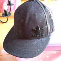 adidasキャップのサムネイル