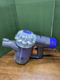 Dyson スティッククリーナーV6 sv07 本体のみバッテリーなし1️⃣
