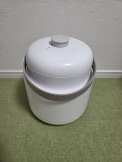 ペットフード用　全自動真空保存容器　フードストッカー　ルドーム ペットフード用 全自動真空保存容器 フードストッカー ルドーム - メルカリ