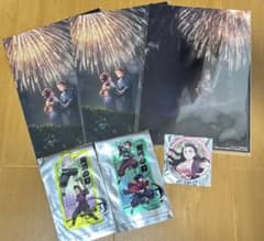 鬼滅の刃 劇場版入場特典5点 + 缶バッチ、カード2点セット！のサムネイル