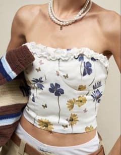 【新品】ヴィンテージ風のレースサマーキャミトップ