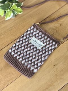 スマホショルダーバッグ ブラウン×くすみピンク×ブルー ハンドメイド 手編みのサムネイル