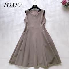 美品✨フォクシー ワンピース ベルフレア マットストレッチ エスプレッソ 40 美品✨フォクシー ワンピース ベルフレア マットストレッチ