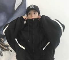 【ビッグシルエット】ストリート系　韓国　スウェット トレーナーのサムネイル
