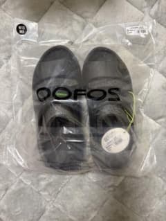OOFOSウーフォス　Ooyeaスライドサンダル　新品　27センチのサムネイル