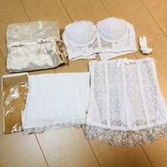 値下げ‼️セモアブライダルインナー C65/58のサムネイル