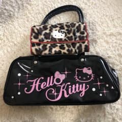 キティちゃんのバックとお財布のサムネイル
