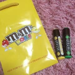 NY購入⭐m&m's リップバーム ２本セットのサムネイル
