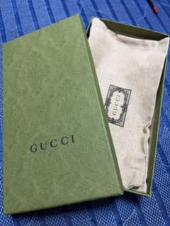 GUCCI ギフトボックスのサムネイル